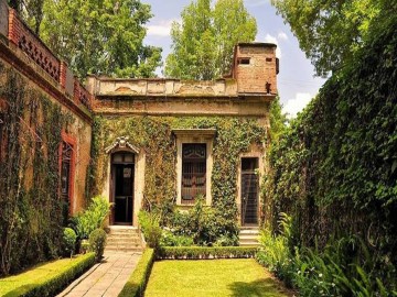 Frida House & Xochimilco